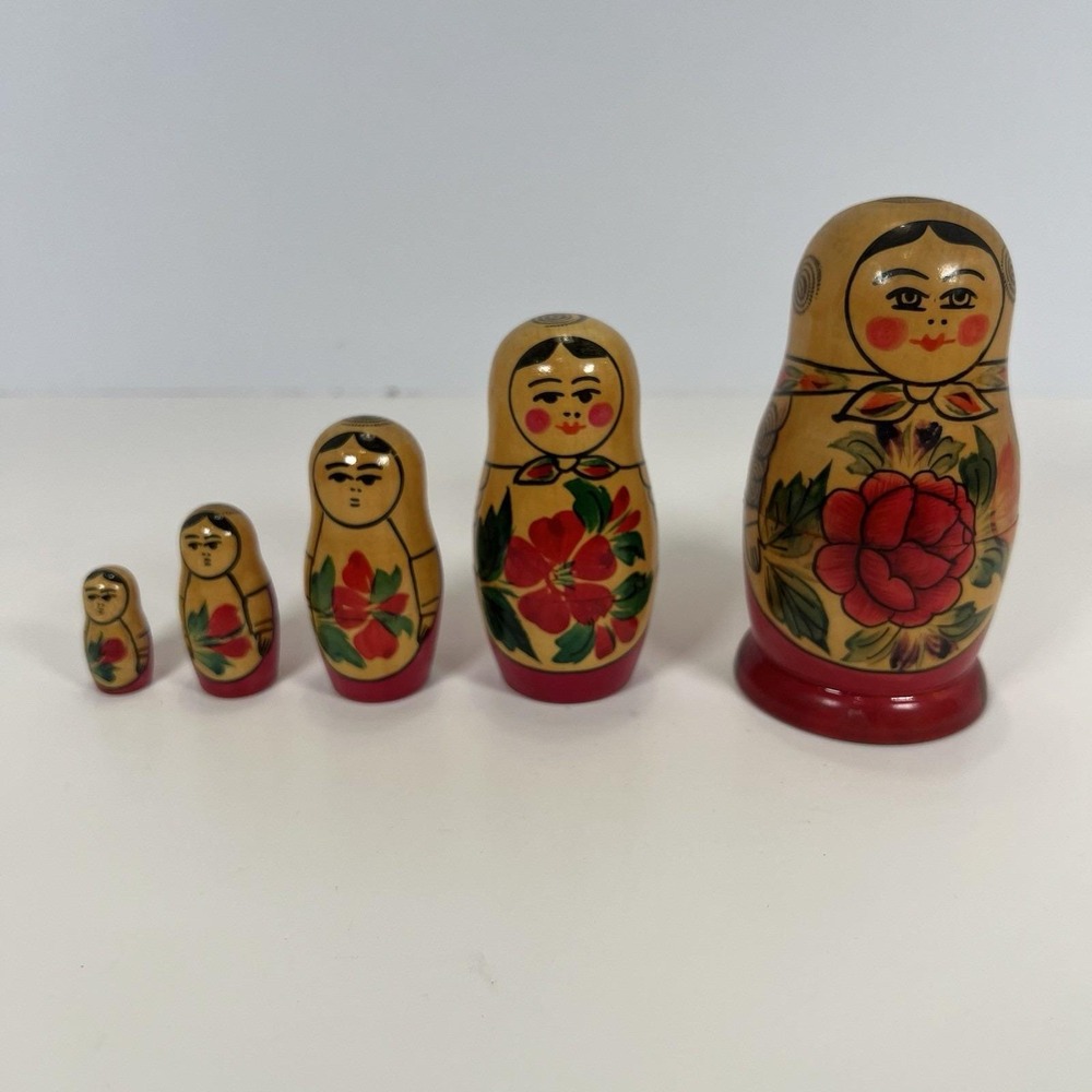 Vintage Russian Nesting Matryoshka Hand Painted Wooden Dolls 5 Pcs Stacking USSR